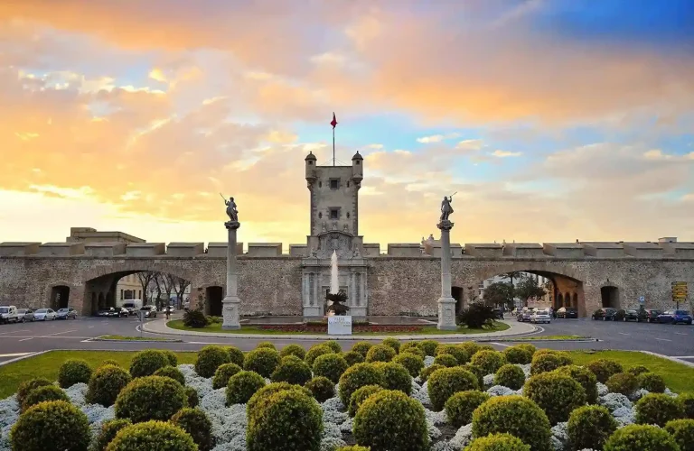 visita guiada cadiz 1 768x500