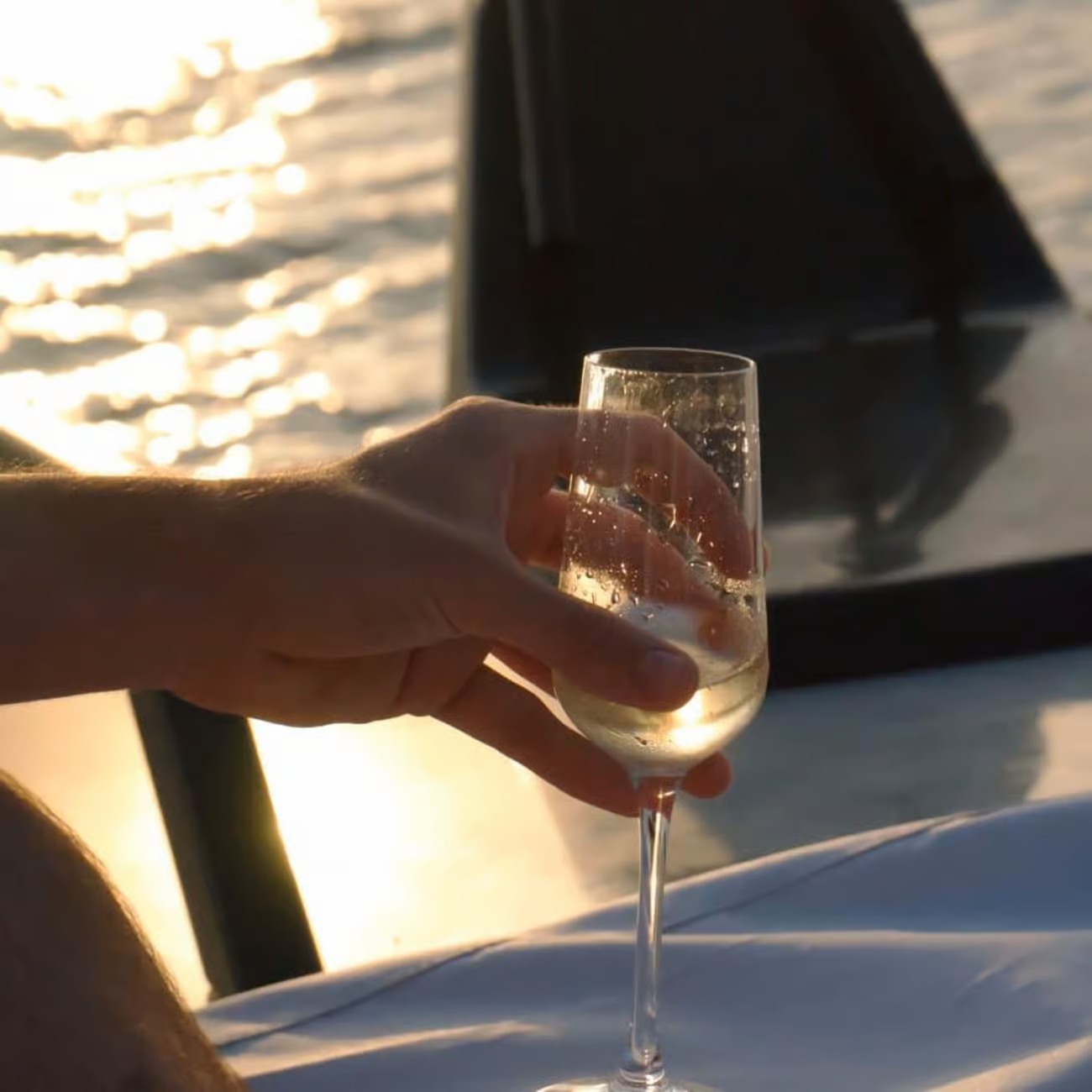 Atardecer en velero con copa de cava - Cabo de Gata