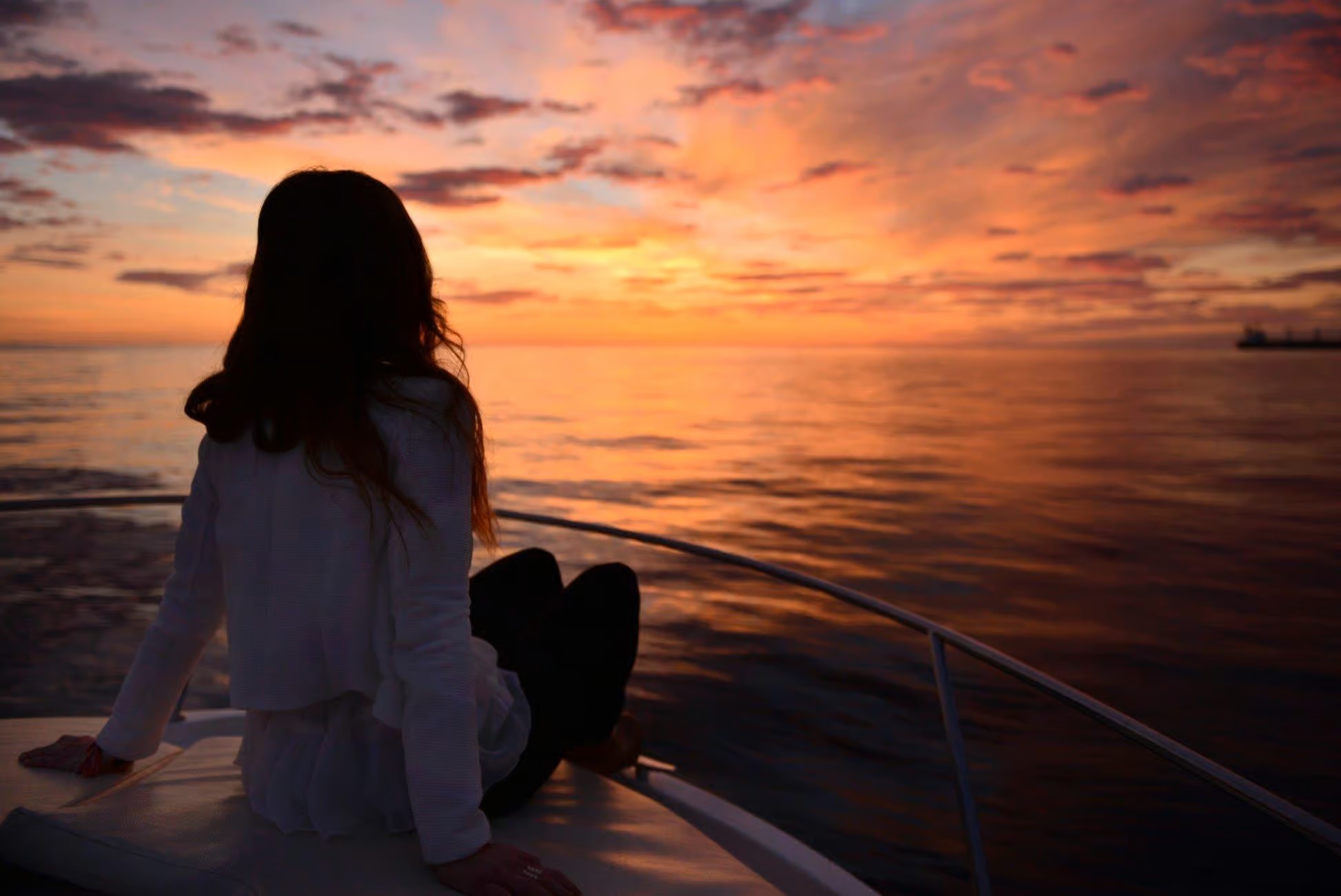 Atardecer en velero con copa de cava - Cabo de Gata