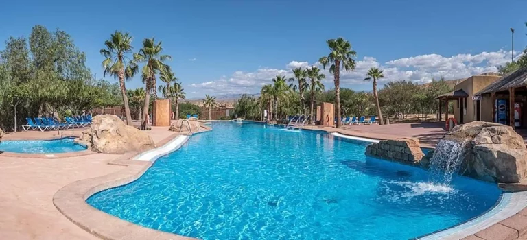 entrada al minihollywood de tabernas y oasys 3 768x350