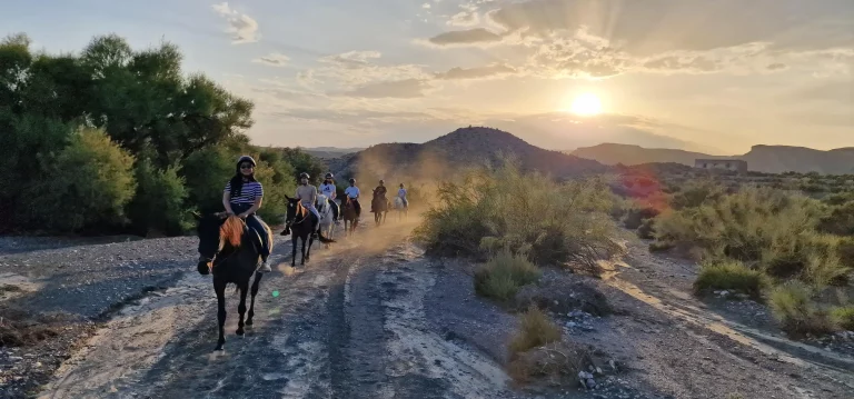 excursion a caballo por el desierto de tabernas almeria 1 768x359